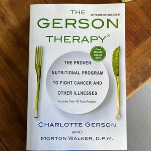 Book. The Gerson Therapy. Charlotte Gerson and Morton Walker, D.P.M.
